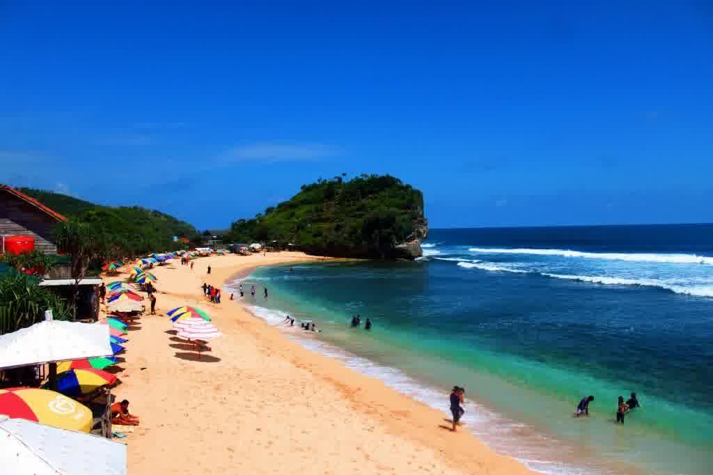 Pantai Indrayanti via www.piknikdong.com