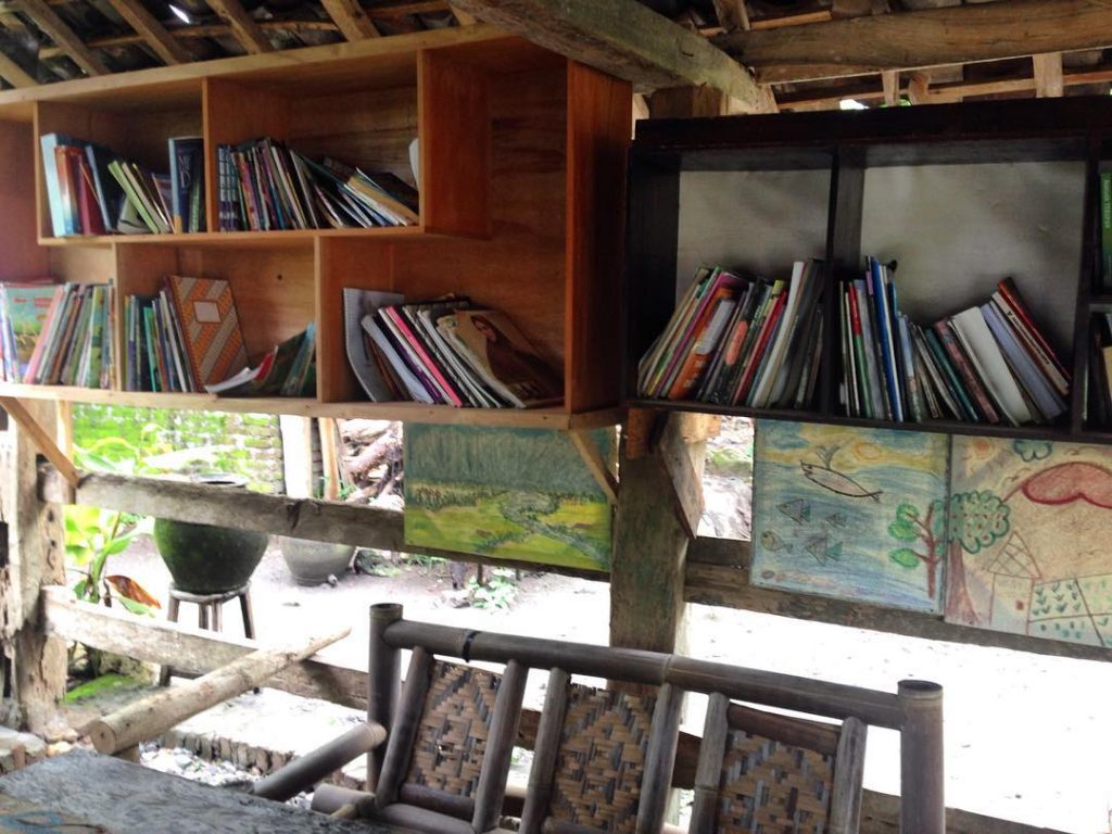 Perpustakaan Watu Lumbung Photo via https://www.instagram.com/p/BL79NFkguoy/